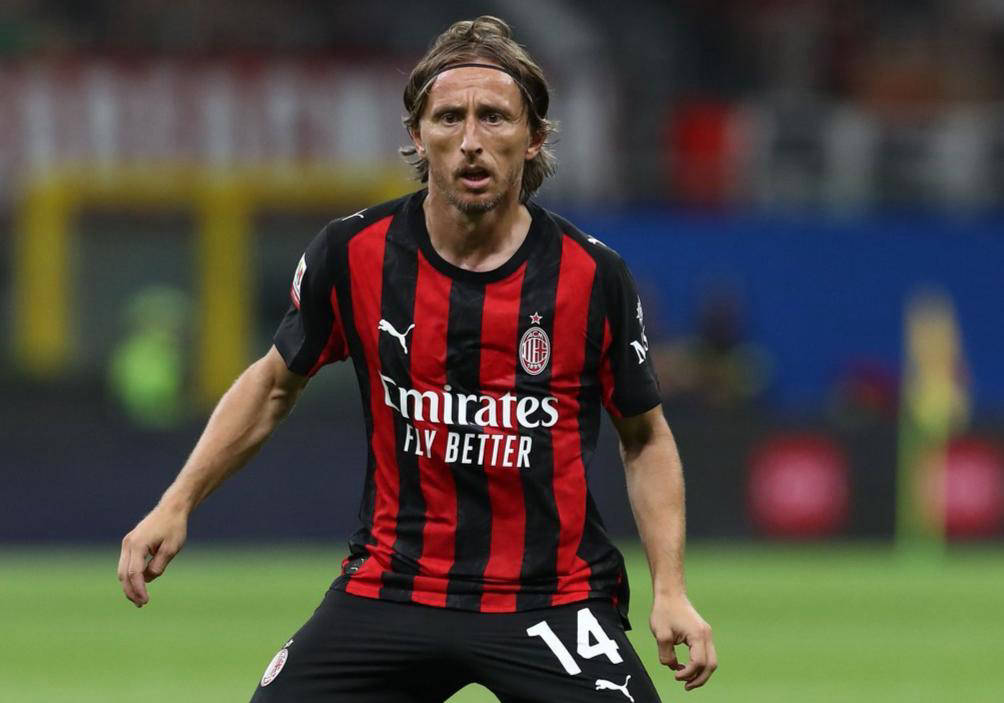 欧文快攻压哨上篮，全场沸腾