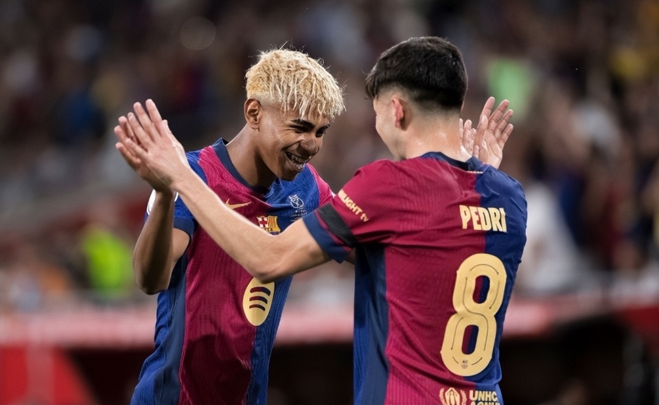 ESPN：曼联重点关注边翼卫引援，并且有7名中场目标