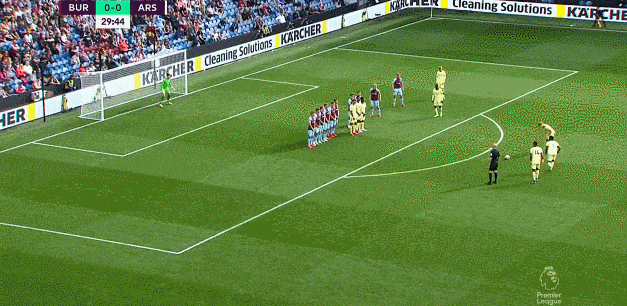 他是全场最冷静的人