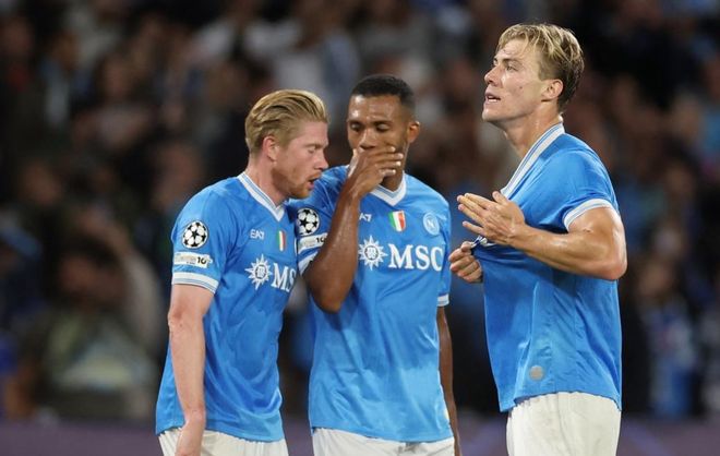 哀悼，切尔西功勋后卫马文-欣顿去世，享年85岁