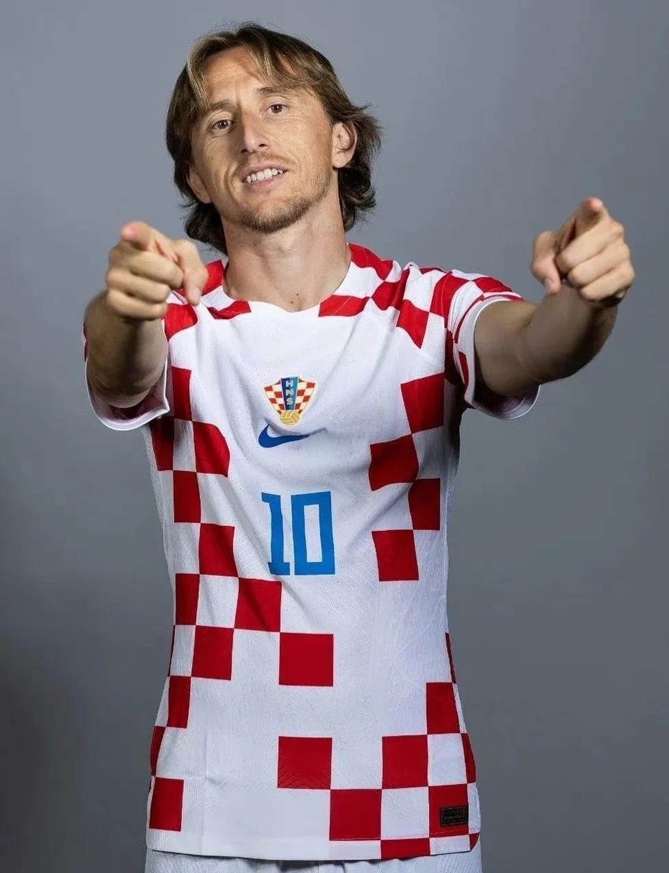 太阳报：C罗准备在马德里开一家私人会所，会费最高13000英镑